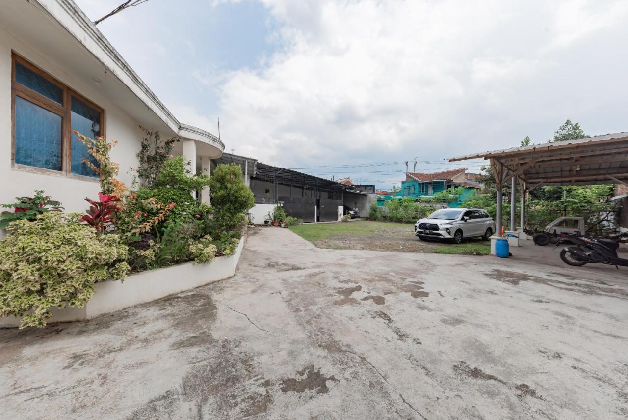 Reddoorz Syariah At Sudirman Street Garut Exterior foto