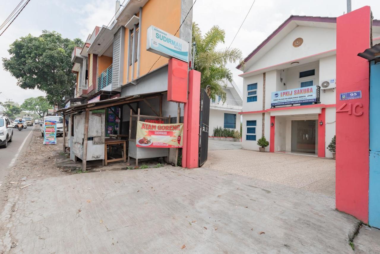 Reddoorz Syariah At Sudirman Street Garut Exterior foto